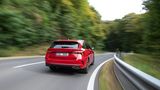 Das Fahrverhalten ist neutral-gutmütig