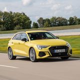 Der permanente Allradantrieb hat eine hydraulische Lamellenkupplung