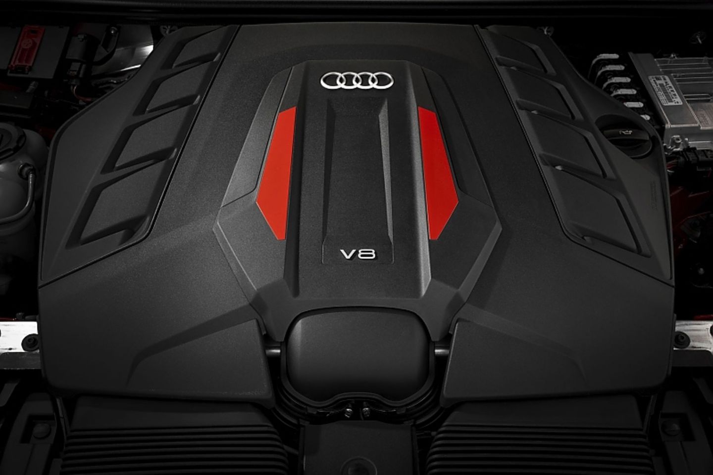 Der V8-Biturbobenziner hat 373 kW / 507 PS