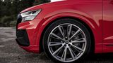 Der Audi SQ8 TFSI rollt auf bis zu 23 Zoll großen Rädern