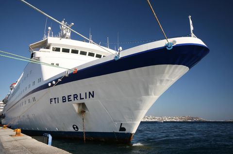 Das Kreuzfahrtschiff MS Berlin - besser bekannt als ehemaliges "Traumschiff" - wechselt den Besitzer und soll zu einer Megayacht umgebaut werden