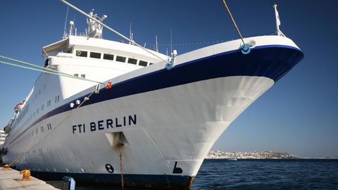 Das Kreuzfahrtschiff MS Berlin - besser bekannt als ehemaliges "Traumschiff" - wechselt den Besitzer und soll zu einer Megayacht umgebaut werden