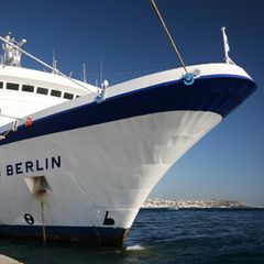 Das Kreuzfahrtschiff MS Berlin - besser bekannt als ehemaliges "Traumschiff" - wechselt den Besitzer und soll zu einer Megayacht umgebaut werden