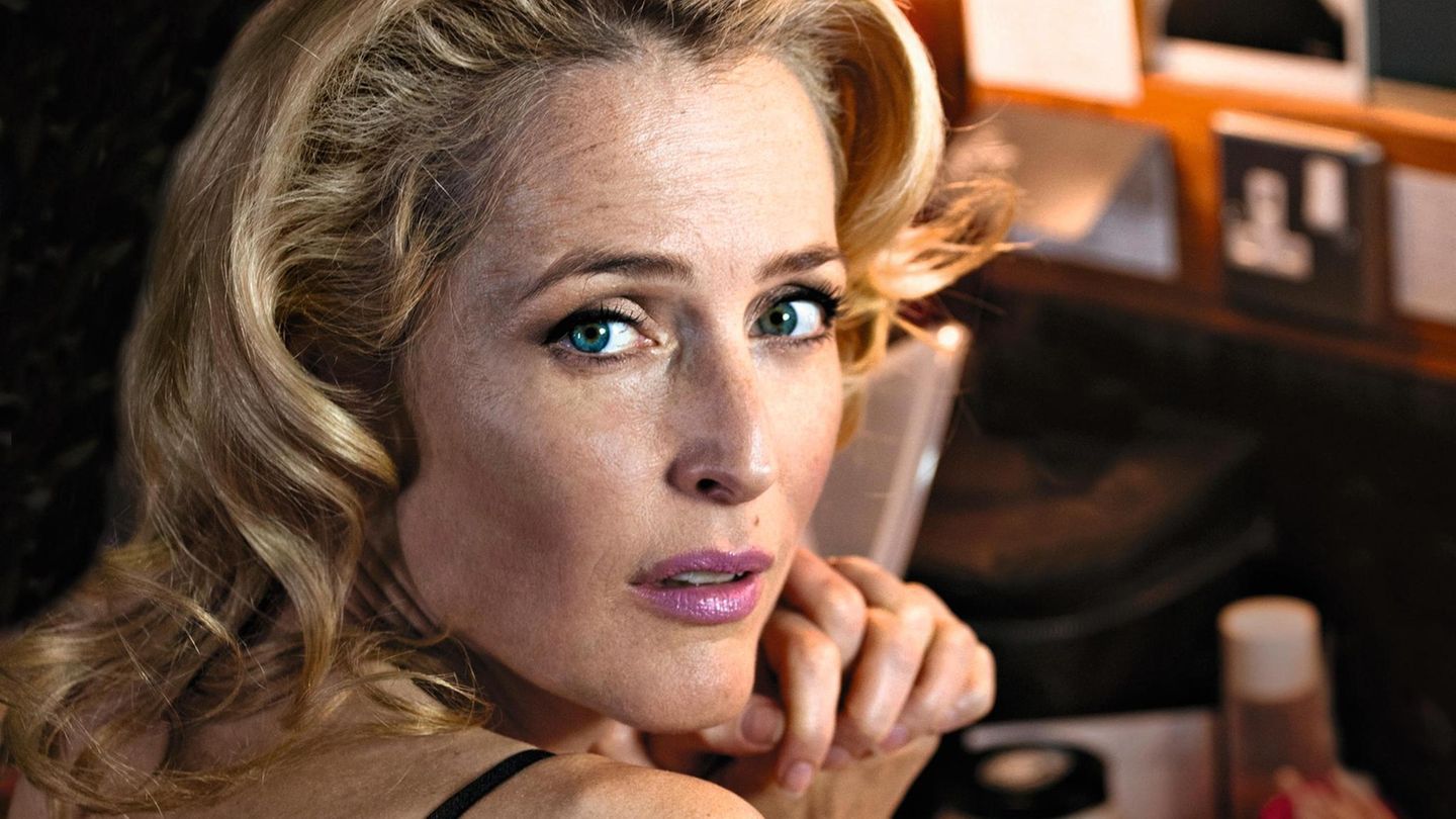 Gillian Anderson, Young Vic, A Streetcare Named Desire, 2016.We knew each other from before, which helped, and this was a brief five-minute session. Her sense of the camera is so finely tuned that the short time available did not prevent an instinct... Gillian Anderson