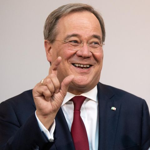 Armin Laschet lächelt