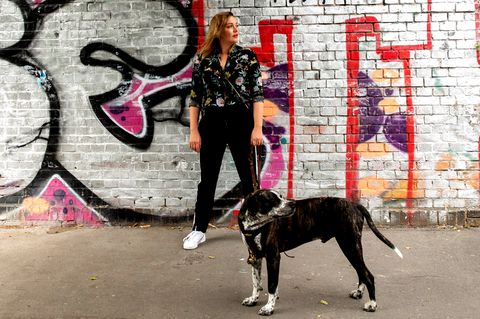 Schauspielerin Alwara Höfels über das Zusammenleben mit Hund Oskar
