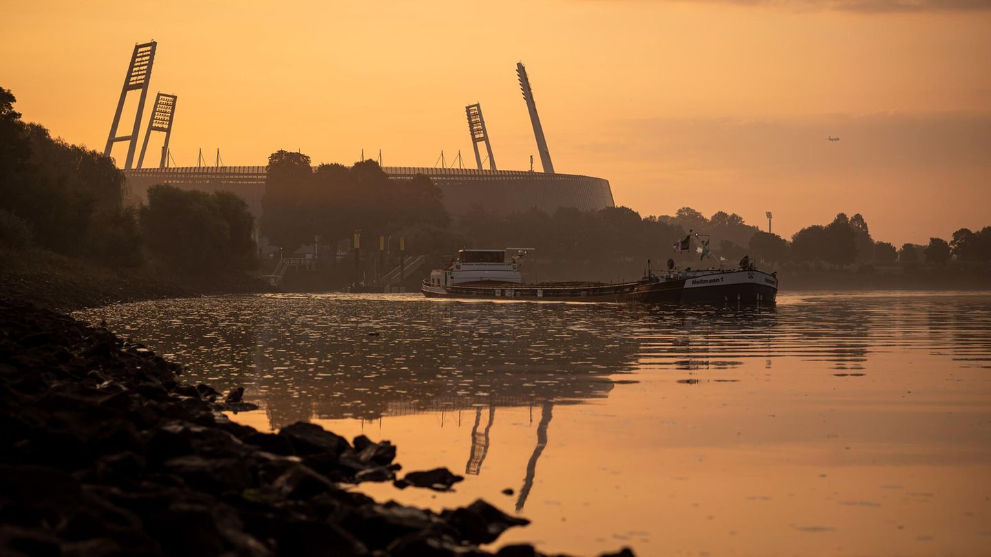 Bremer Weserstadion im Morgengrauen