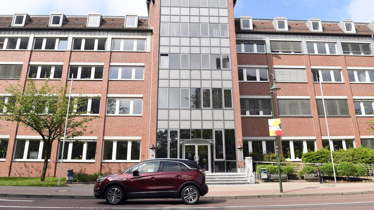 Blick auf das Justizzentrum mit dem Landgericht Dessau-Roßlau