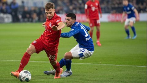 So sah es Anfang März im Pokal-Duell aus, das die Bayern mit 1:0 gewannen: Joshua Kimmich (l.) umkurvt Schalkes Nassim Boujellab