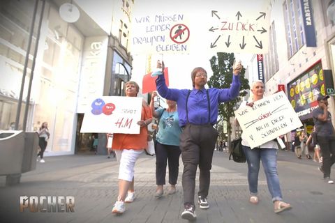 In seiner RTL-Late-Night-Show kritisiert Oliver Pocher die Modekette H&M