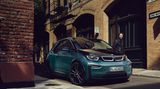 BMW i3           Der Listenpreis beträgt 38.000 Euro, es gibt Angebote ab 23.804 Euro – die Lieferzeit beträgt 4 bis 5 Monate