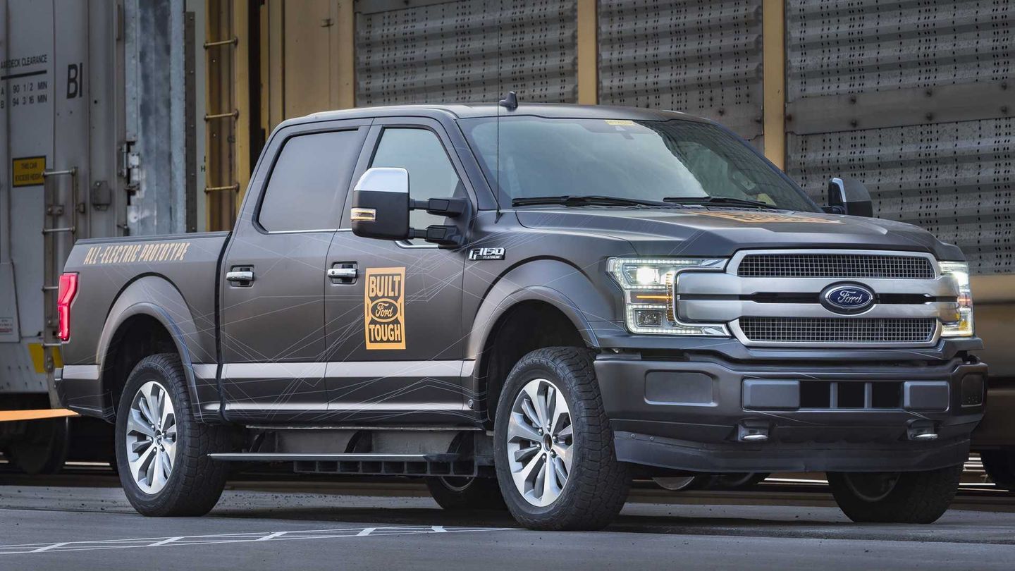 Marktübersicht: Ford F-150 als Elektro-Pick-up Der F-150 kommt erst 2022 als Elektroversion. Aber der billige Pick-up zeigt, dass der E-Antrieb auch in das Reich der Arbeitstiere vorrückt. Ford F-150 als Elektro-Pick-up Der F-150 kommt erst 2022 als Elektroversion. Aber der billige Pick-up zeigt, dass der E-Antrieb auch in das Reich der Arbeitstiere vorrückt.