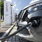 Der Mercedes EQV 300 kann mit bis zu 110 kW geladen werden