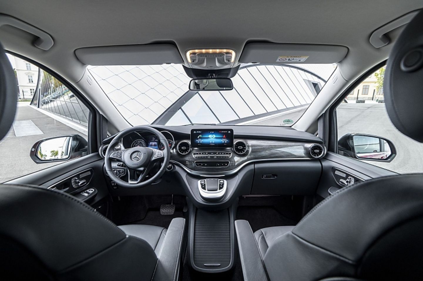 Das Cockpit unterscheidet sich nicht großartig von dem der V-Klasse
