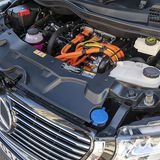 Gewohnte Ansicht: Auch der Elektromotor befindet sich unter der Motorhaube