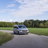 Die maximale Reichweite des Mercedes EQV 300 beträgt 418 Kilometer, allerdings reduzieren elektrische Verbraucher diesen Wert