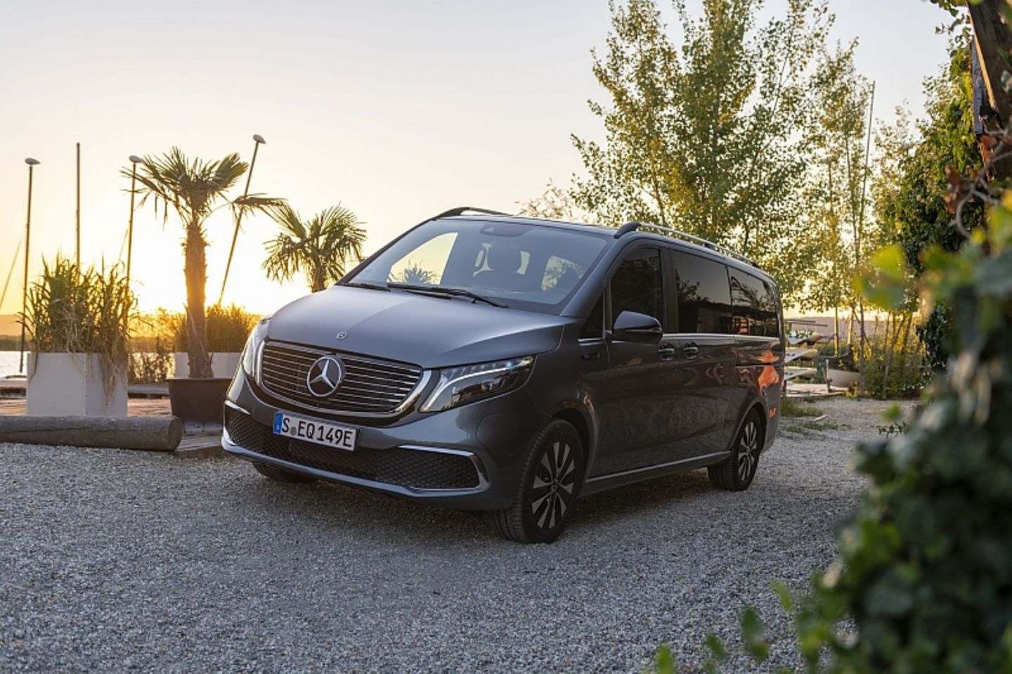 Der Mercedes EQV 300 kostet mindestens 69.588,40 Euro (brutto)