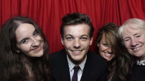 Louis Tomlinson von One Direction unterstützte Meghan Bhari (li) unermüdlich