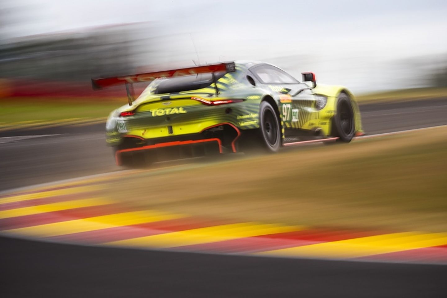 Aston Martin Vantage 2020