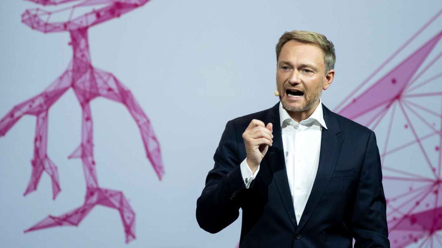 Christian Lindner, Bundesvorsitzender der FDP, spricht beim Bundesparteitag der Freien Demokraten