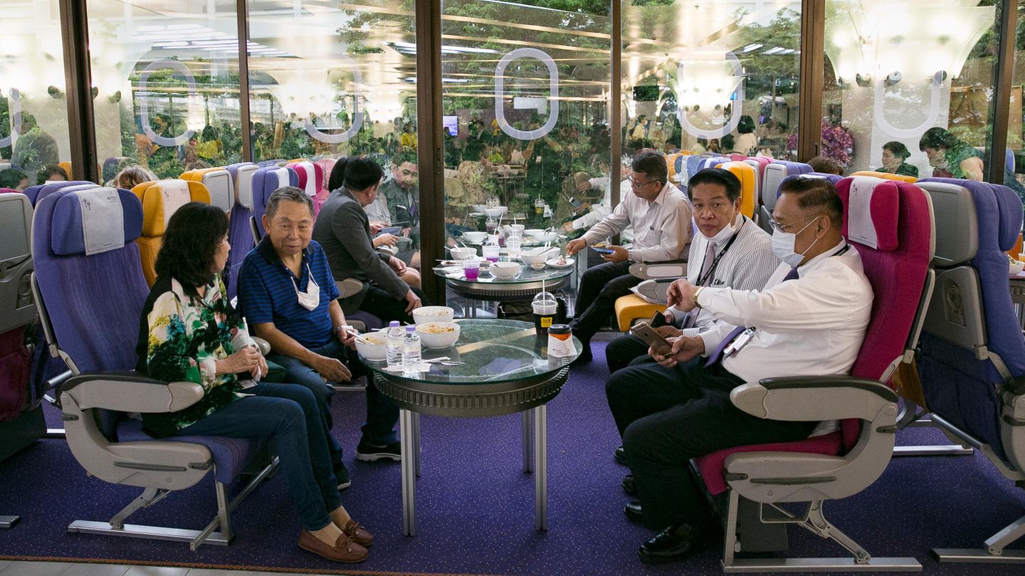 Manche Besucher kommen auch nur auf einen Kaffee oder auf eine Tom Kha Kai vorbei - eine thailändische Hühnersuppe mit Kokosmilch