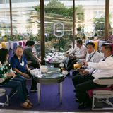 Manche Besucher kommen auch nur auf einen Kaffee oder auf eine Tom Kha Kai vorbei - eine thailändische Hühnersuppe mit Kokosmilch