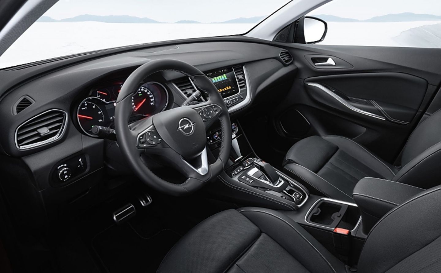 Das Cockpit des Opel Grandland X Hybrid4 ist nicht ganz so digital aber genauso funktionell