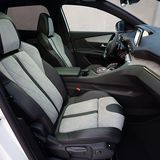 Auch der Peugeot 3008 Hybrid4 hat die guten AGR-Sitze