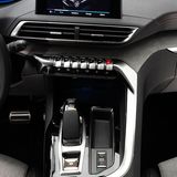 Das Interieur des Peugeot wirkt einen Schuss moderner