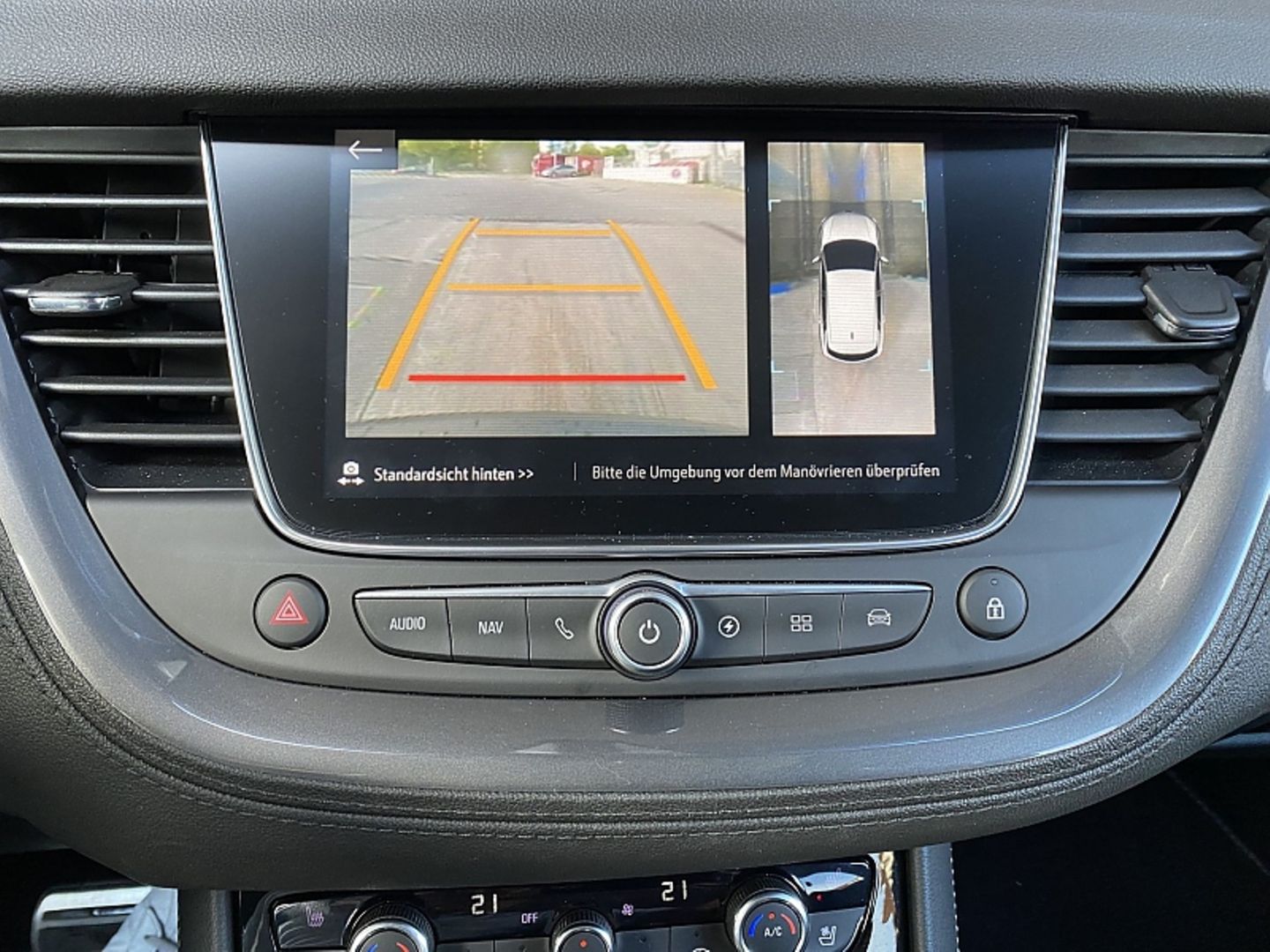 Das Bild der Rückfahrkamera ist ausreichend, aber nicht brillant