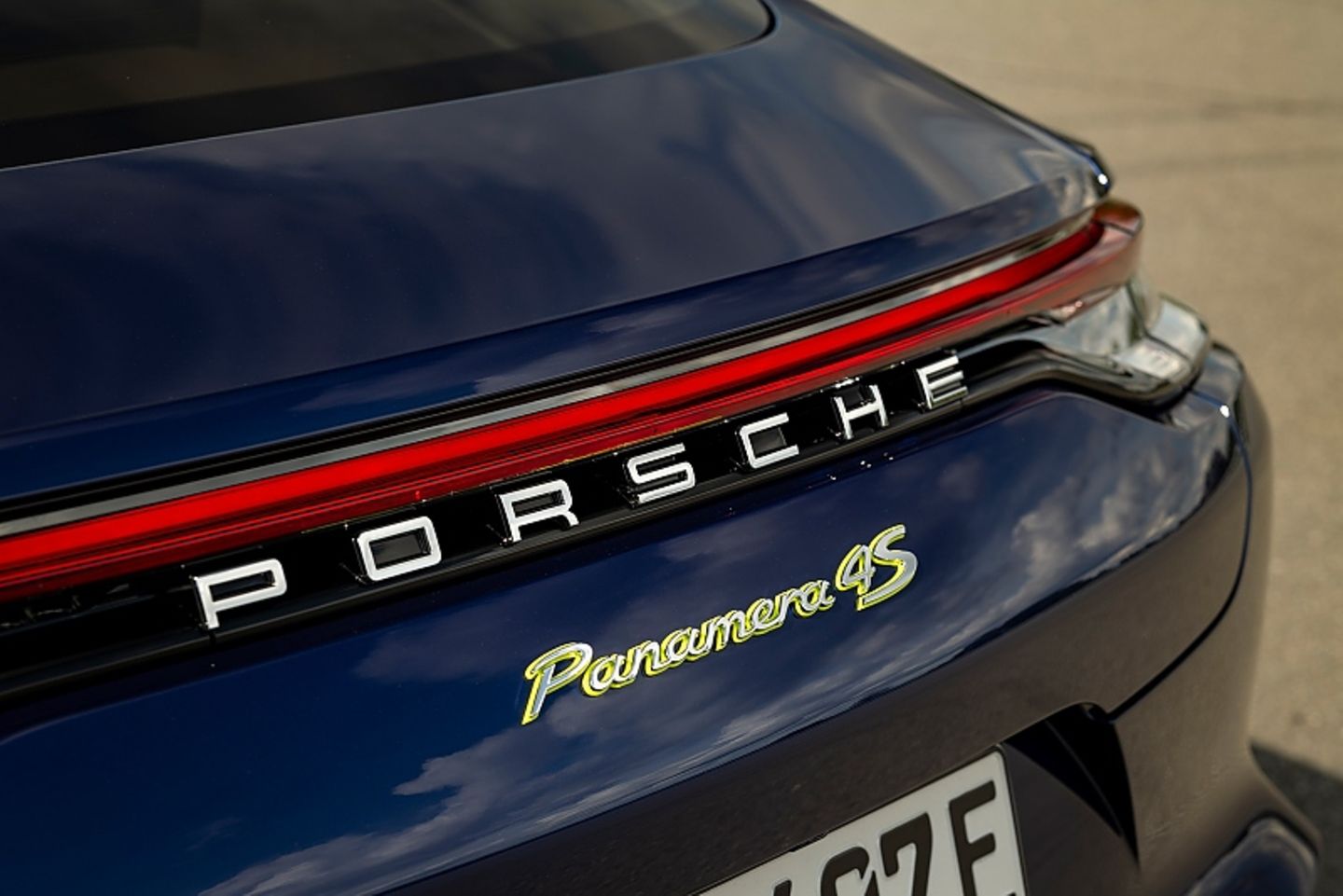 Porsche Panamera 4S E Hybrid