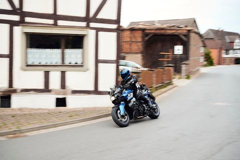 Kampf um jedes Dezibel: Für die einen Spaß, für die anderen Krach – Motorradfahrer spalten das Weserbergland