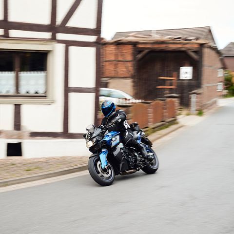 Kampf um jedes Dezibel: Für die einen Spaß, für die anderen Krach – Motorradfahrer spalten das Weserbergland
