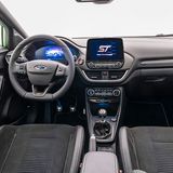 Das Cockpit hält wenig Überraschendes parat