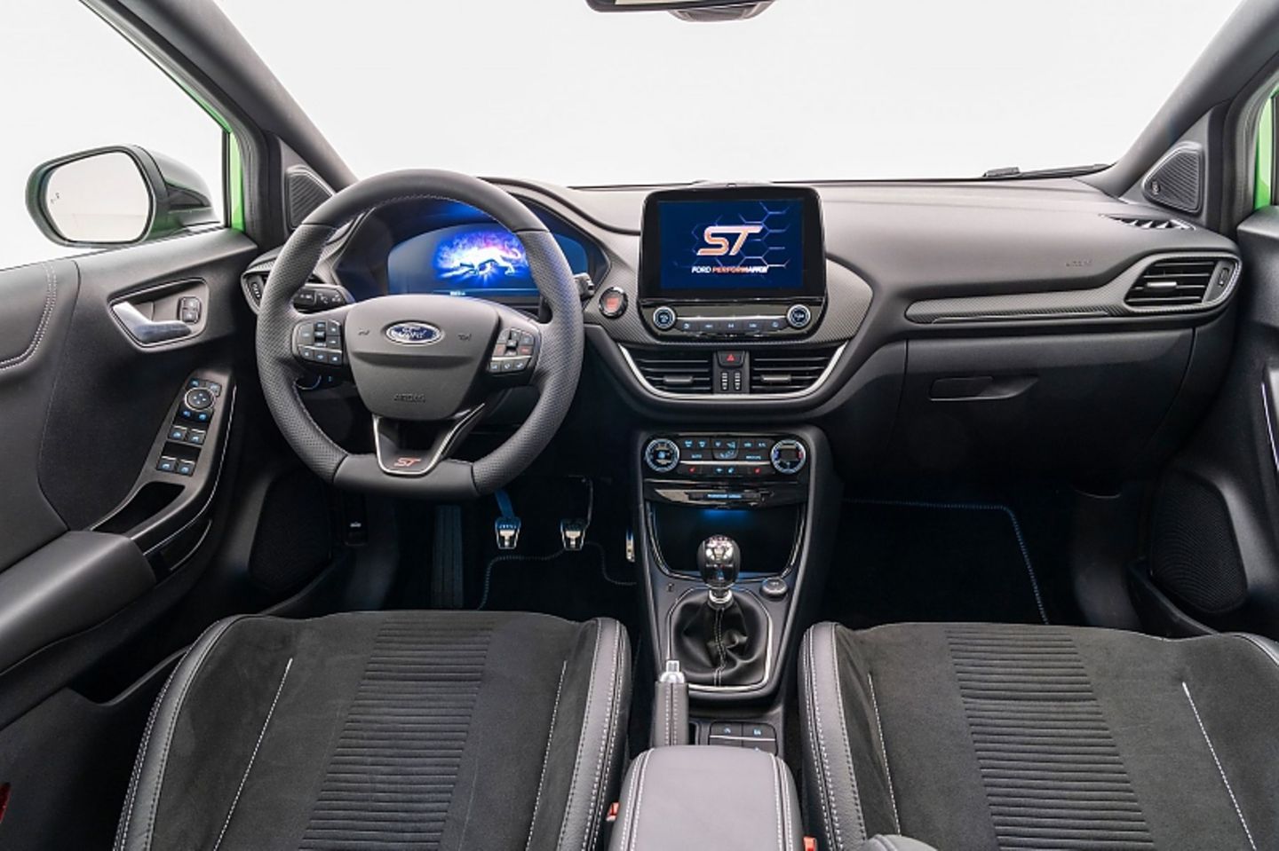 Das Cockpit hält wenig Überraschendes parat