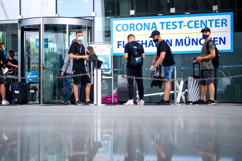 Test nach der Rückkehr obligatorisch: Lissabon, Dublin, Kopenhagen und Grenzgebiete in Tschechien und Österreich - die Bundesregierung hat zahlreiche Regionen in Europa zu Corona-Risikogebieten erklärt.