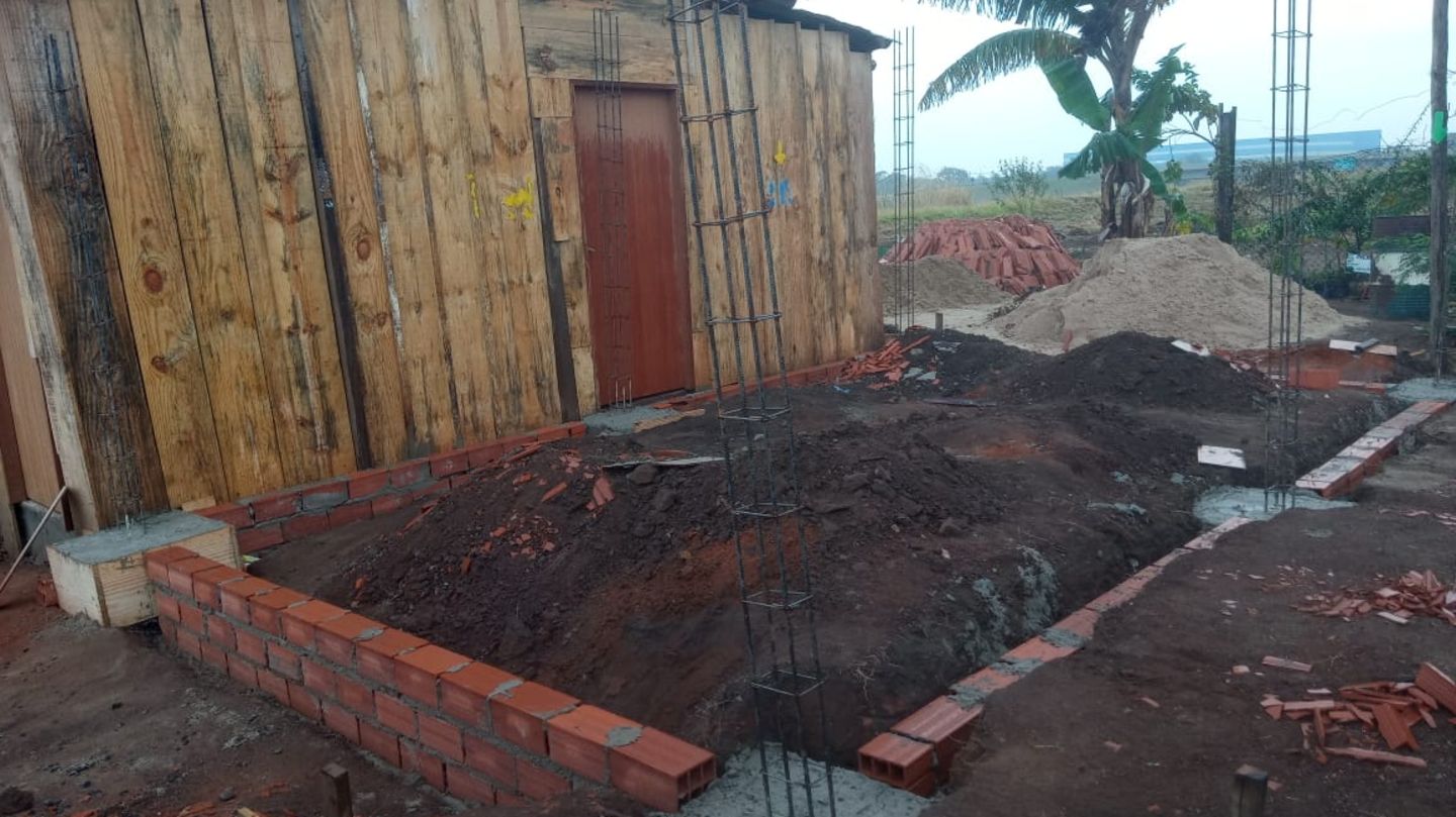 Der Bau der Zufluchtsstätte für Frauen in der Favela Menino Chorão in Campinas mithilfe von Spenden der stern-LeserInnen Der Bau der Zufluchtsstätte für Frauen in der Favela Menino Chorão in Campinas mithilfe von Spenden der stern-LeserInnen