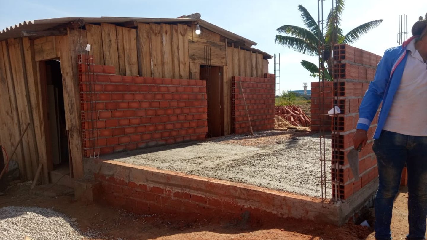 Der Bau der Zufluchtsstätte für Frauen in der Favela Menino Chorão in Campinas mithilfe von Spenden der stern-LeserInnen
