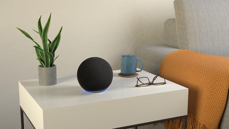 Großes Amazon-Event: Die schicke Kugel-Form gibt dem neuen Amazon Echo auch mehr Raum für Klang Die schicke Kugel-Form gibt dem neuen Amazon Echo auch mehr Raum für Klang