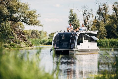 Hausboot mit Aussicht: Das Dach des Caravan-Bootes ist voll begehbar.