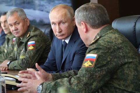 Wladimir Putin bei dem Manöver "Kaukasus 2020"