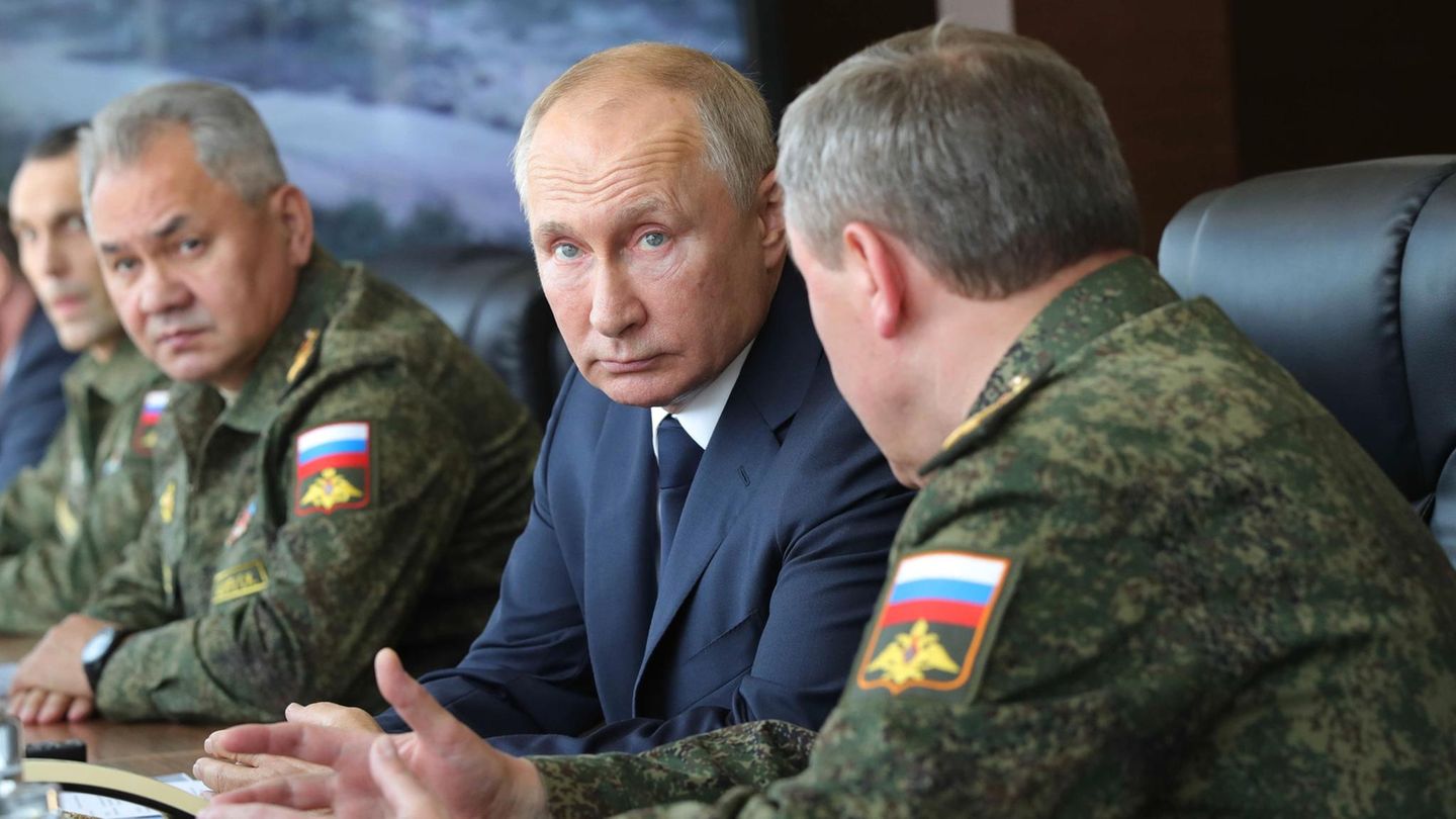 Wladimir Putin bei dem Manöver "Kaukasus 2020"