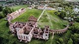 Ruschany, Weißrussland: Schloss Ruschany  Als Alexander Michal Saphicha in den 1780er Jahren den klassizistischen Palast errichten ließ, gehörte Weißrussland noch zu Polen-Litauen. Im 19. Jahrhundert zog in die Gebäude eine Textilfabrik ein, die 1914 abbrannte.