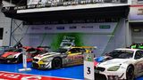 Große Siegerehrung. 1. Platz: Rowe Racing mit dem BMW M6 GT3. 2. Platz: Audi Sport Team mit dem Audi R8 LMS GT3. 3. Platz: BMW Team Schnitzer BMW M6 GT3.