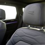 Die Sportsitze sind mit einem R-Logo versehen