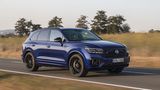 Der Kofferraum des Touareg R schmilzt aufgrund des Akku-Pakets auf 610 Liter