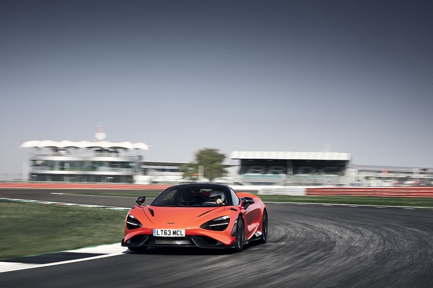 Der McLaren 765LT agiert gutmütig