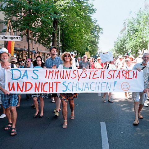 Maria Kleon mit Freunden auf der Demo in Berlin