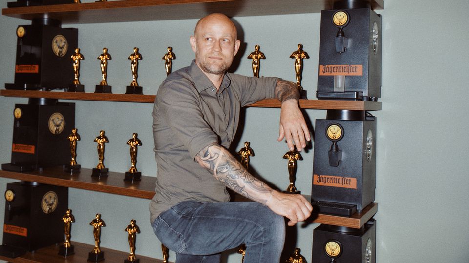 Schauspieler Jürgen Vogel wirbt nun für eine Shot-Machine des Spirituosen-Herstellers Jägermeister