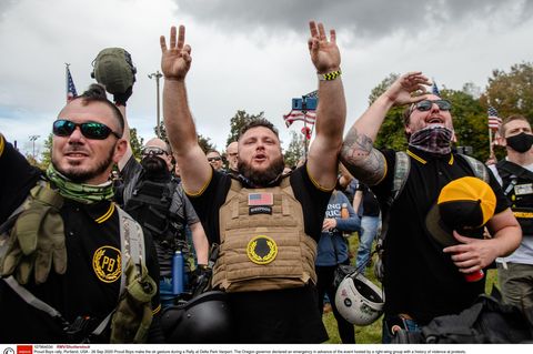 Die "Proud Boys" am Rande einer Demo